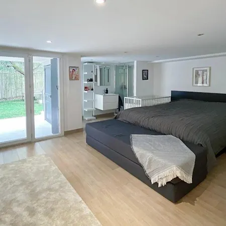 Spacious House - 3 Bedrooms With Garden 펜션 *